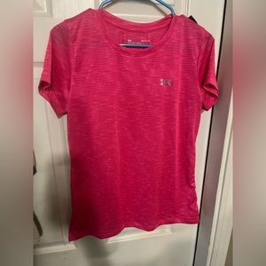 NWT Hot Pink Under Armor Women’s Shirt Size Small